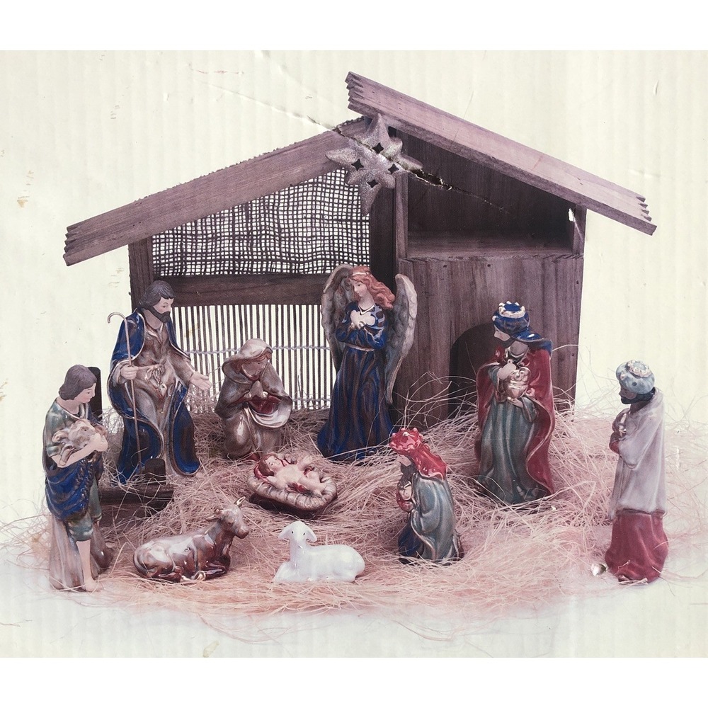 Burton and Burton Nativity Set 10 Piece + Stable Brand New (9712489)